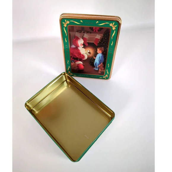 Vintage Collector Tin Christmas Cookies/Candy Oreo “Unlock the Magic” 1991 - Picture 6 of 9